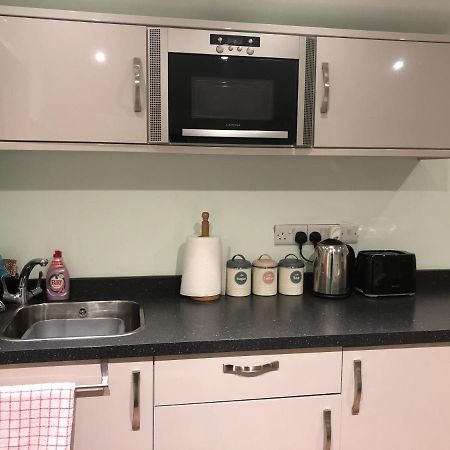 Cosy 1 Bed Garden Annexe Apartment Colchester Bagian luar foto