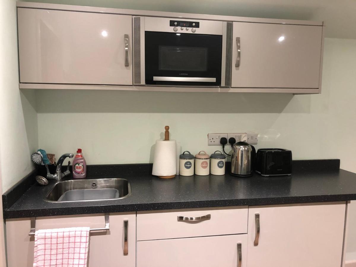 Cosy 1 Bed Garden Annexe Apartment Colchester Bagian luar foto