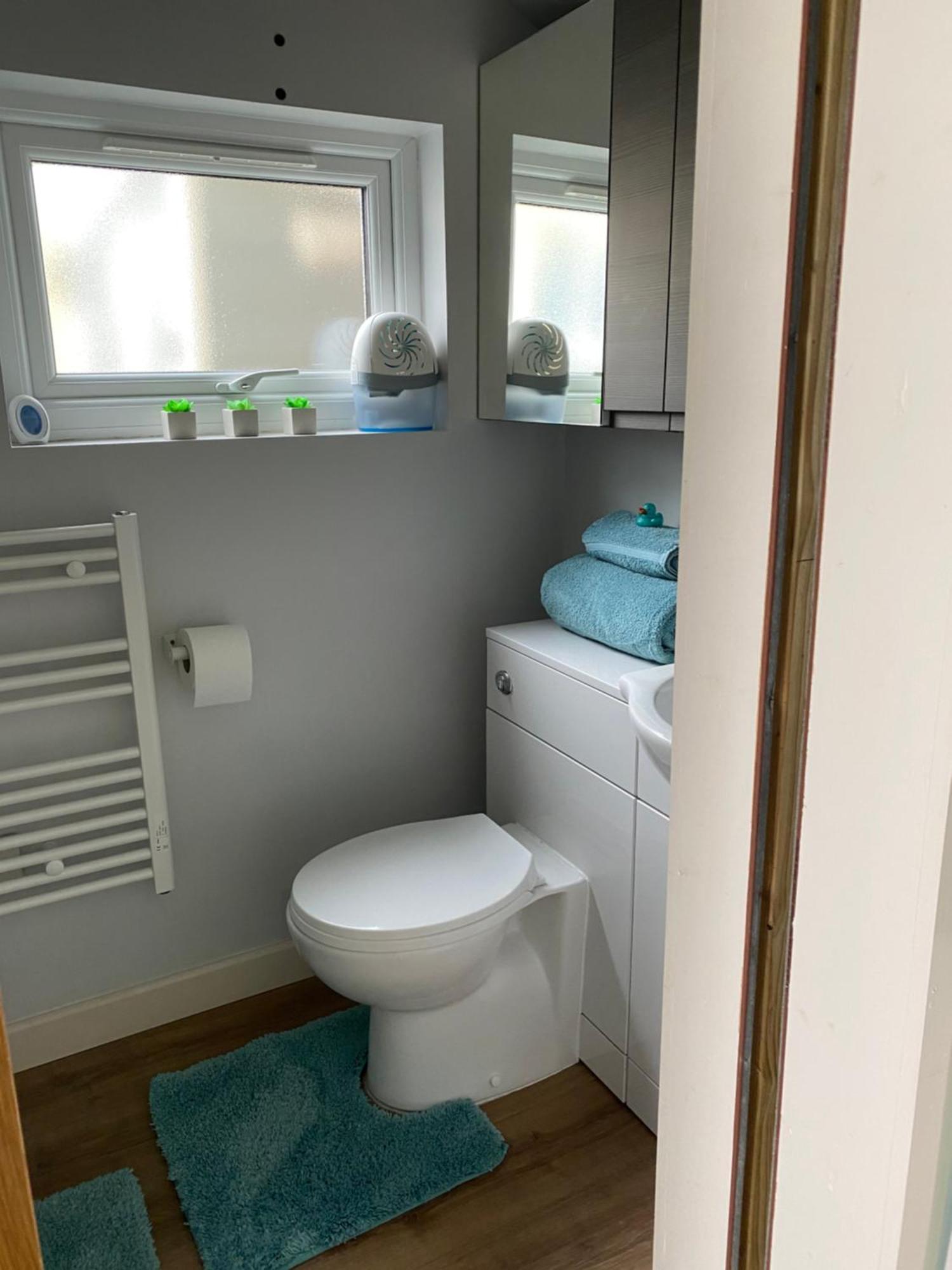 Cosy 1 Bed Garden Annexe Apartment Colchester Bagian luar foto